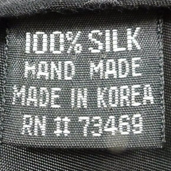 Garfield Christmas Silk Necktie 57"x3.75" - Picture 3 of 5